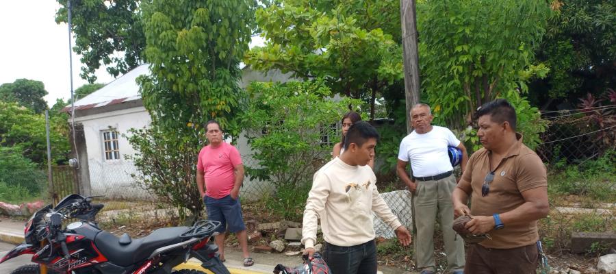 Motociclistas se impactan en crucero y resultan lesionados en Frontera