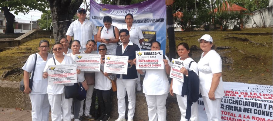 Marchan enfermeras de Tabasco contra implementación de IMSS-Bienestar