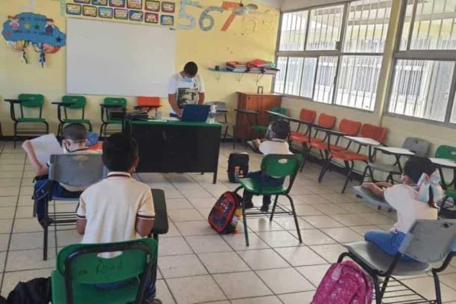 Suspenden clases en Sinaloa por tormenta tropical "Lidia"