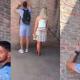 Exhiben a turista grabar su nombre y el de su novia en una pared del Coliseo Romano