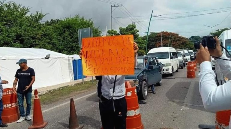 Bloquean por 10 horas carretera en Chiapas ante secuestro de trabajadores; siguen sin aparecer