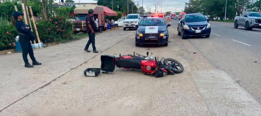 Impacta a motociclista en la Villahermosa-Teapa, lo deja herido y al huir choca contra tráiler