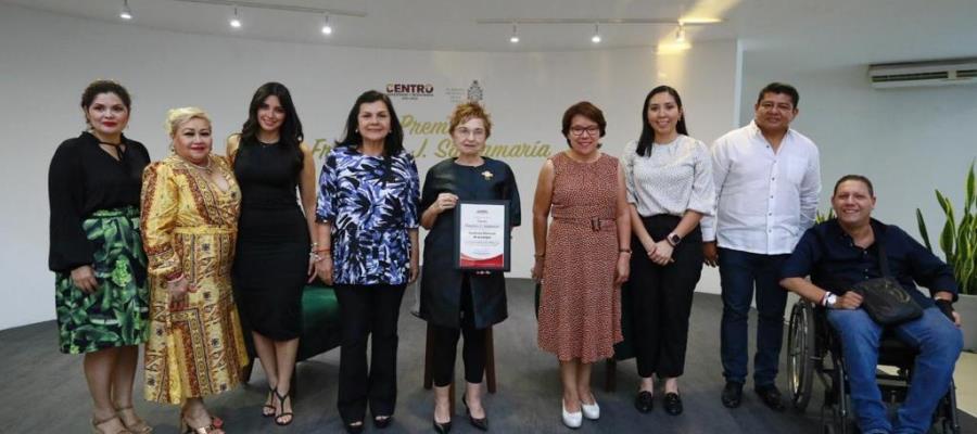 Recibe Academia Mexicana de la Lengua, premio Francisco J. Santamaria