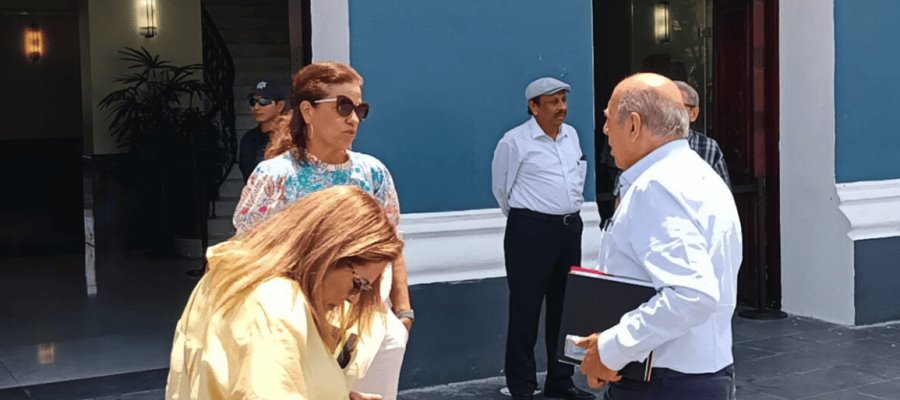 Entrega Comité informe de resultados de la Feria Tabasco a gobernador Merino