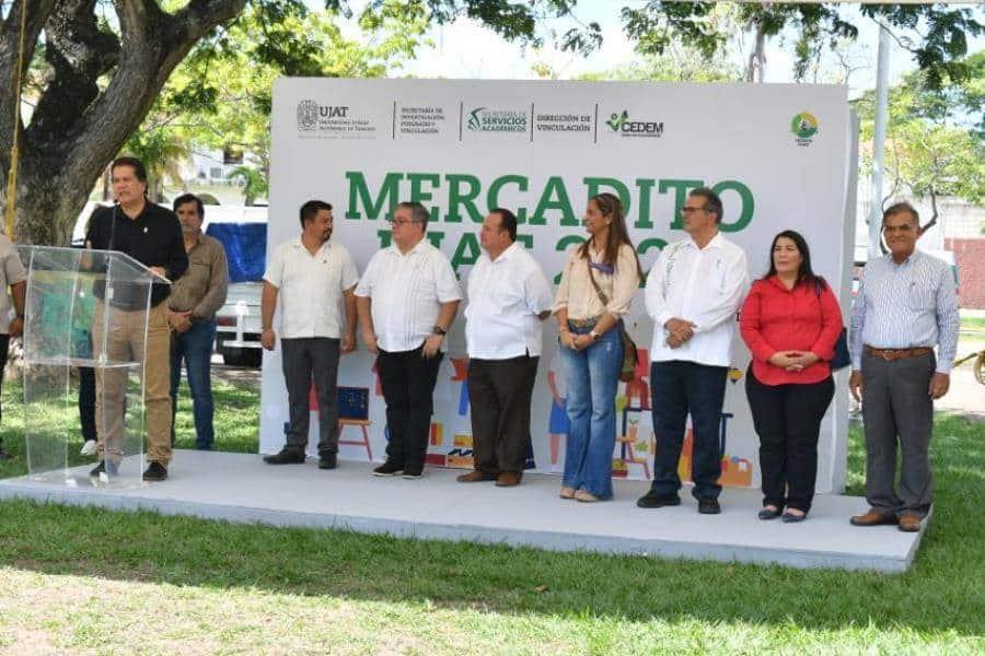 Realizan primera edición del Mercadito UJAT; participan 146 emprendedores