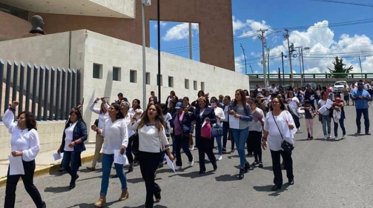 Siguen renuncias del PRI en Hidalgo... ahora fueron más de 100 mujeres