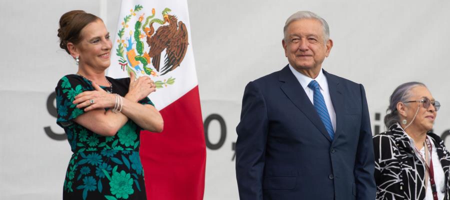 El sistema de salud será de los mejores del mundo, "me canso ganso": AMLO en el Zócalo