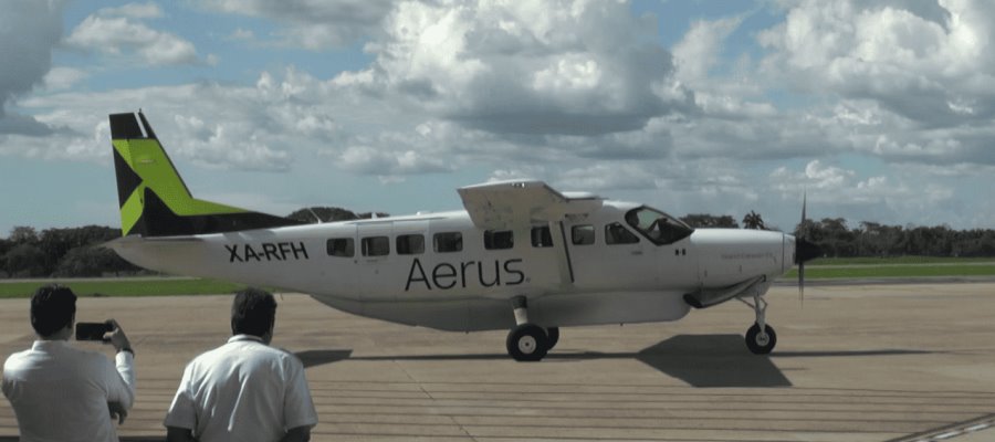 Aterriza en Tabasco primer vuelo de Aerus