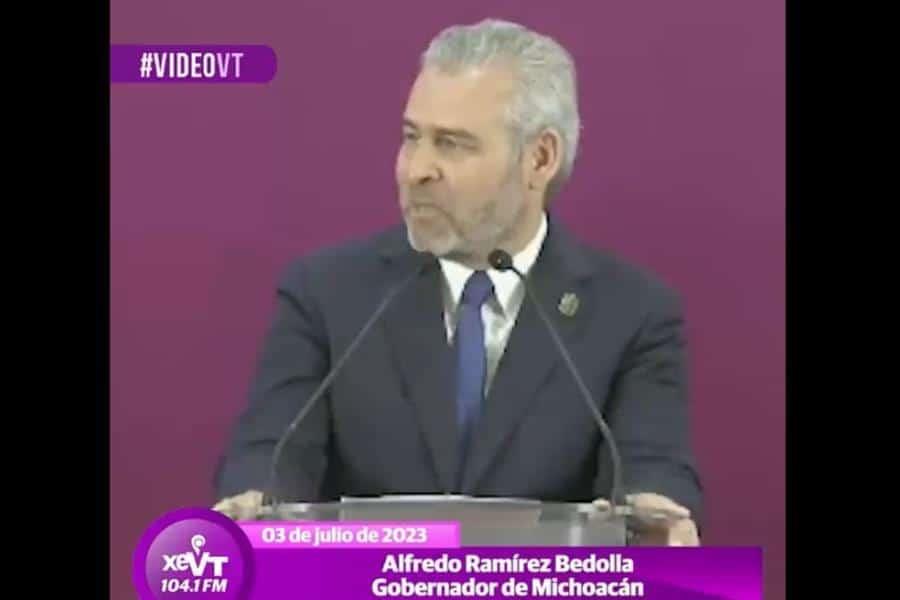 Que dejen la sotana: Ramírez Bedolla arremete contra sacerdote tras crítica a AMLO