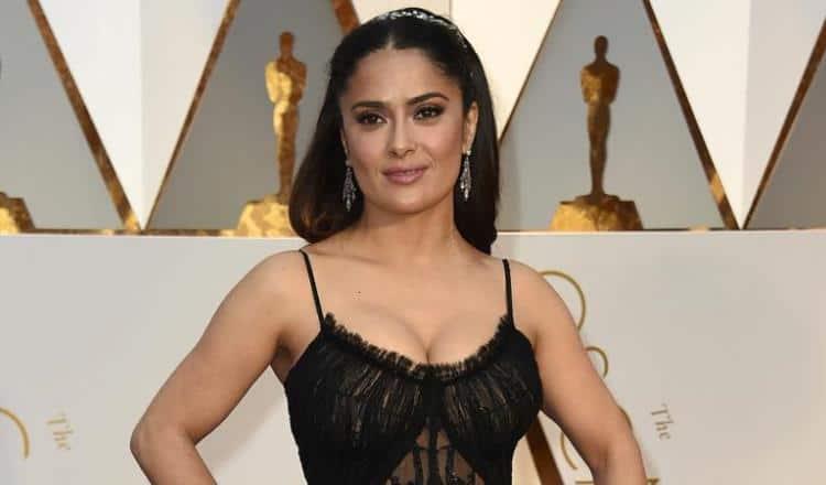 ¡De impacto! Salma Hayek incendia las redes con foto en bikini