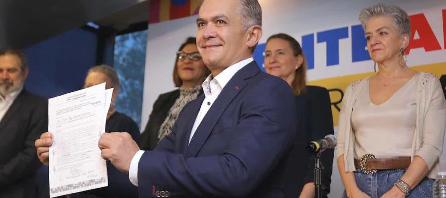 Mancera se anota para candidatura presidencial del Frente Amplio