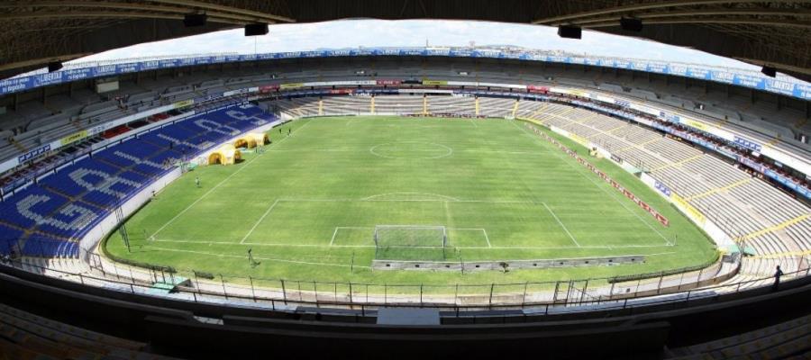 Se pospone partido Gallos Blancos vs América por mal estado de la cancha del Corregidora