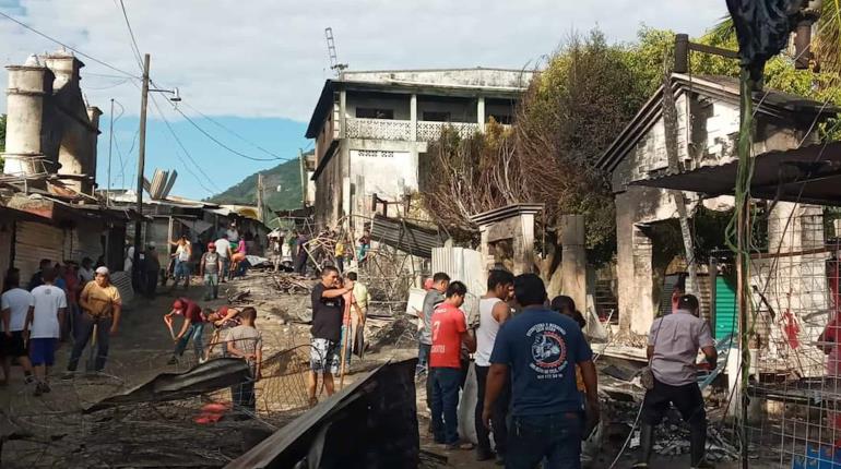 Se incendian puestos ambulantes a las afueras del Santuario del Señor de Tila en Chiapas