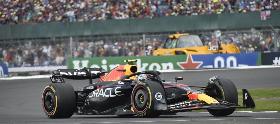 Checo termina 6to en GP de Gran Bretaña; Verstappen en primer lugar