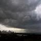 Tornado toca tierra cerca de aeropuerto en Chicago; pasajeros se resguardan