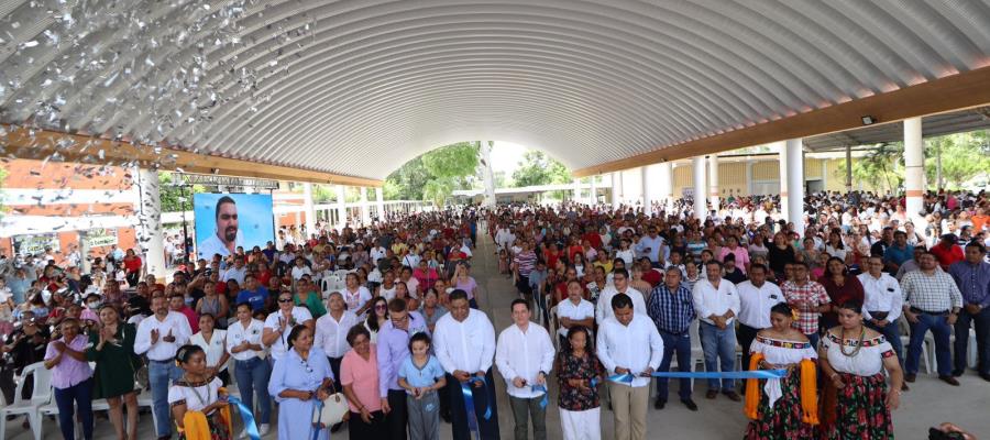 Entrega Ayuntamiento domo en secundaria Técnica 25 en Cunduacán