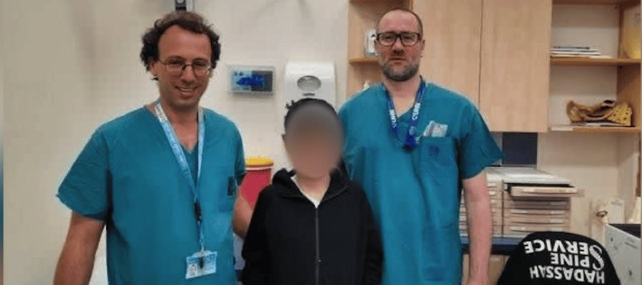 ¡Milagro! Cirujanos reimplantan cabeza a niño con "decapitación interna" en Israel