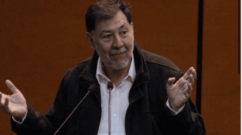 Criminal querer frenar distribución de libros de Texto, dice Fernández Noroña