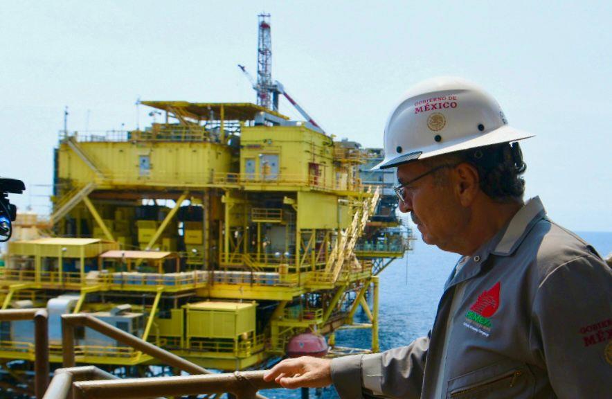 Ve Fitch Ratings "débil desempeño operativo de Pemex"; reduce su calificación crediticia