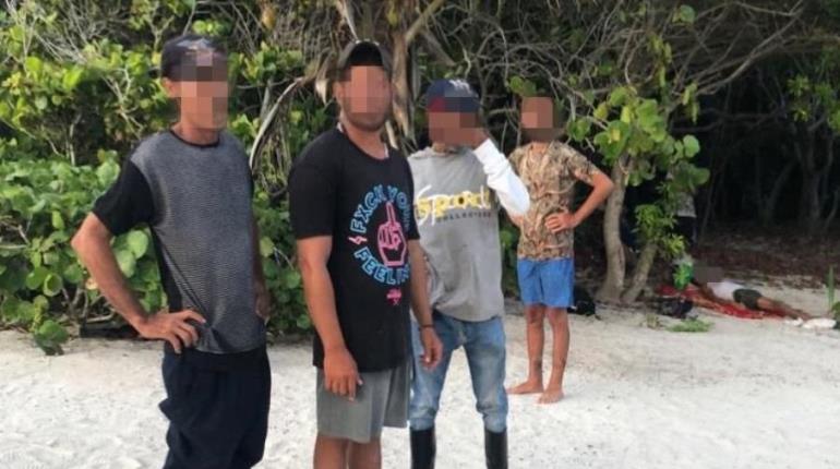 Rescatan a balseros cubanos en costas de Tulum