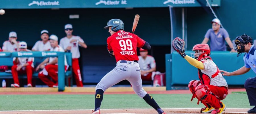 El Águila de Veracruz derrotó 3-2 a Bravos de León en juego de 14 entradas.