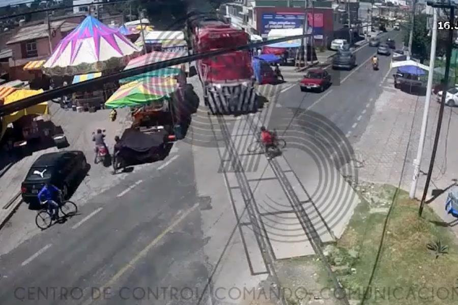 Ciclista intenta ganarle paso a tren y termina herido en Tlaxcala