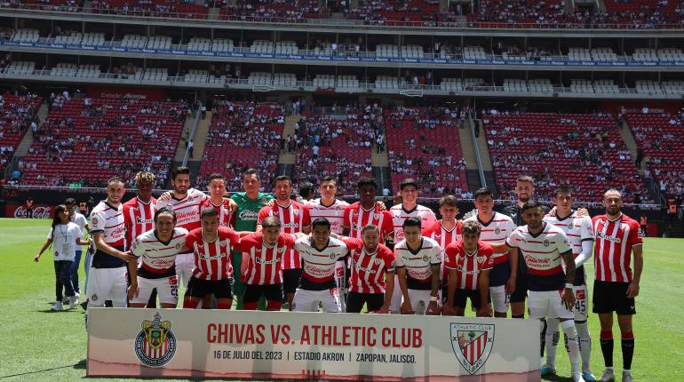 Erick Gutiérrez debuta con Chivas en victoria sobre el Athletic Club y ganan el Trofeo Árbol de Gernika