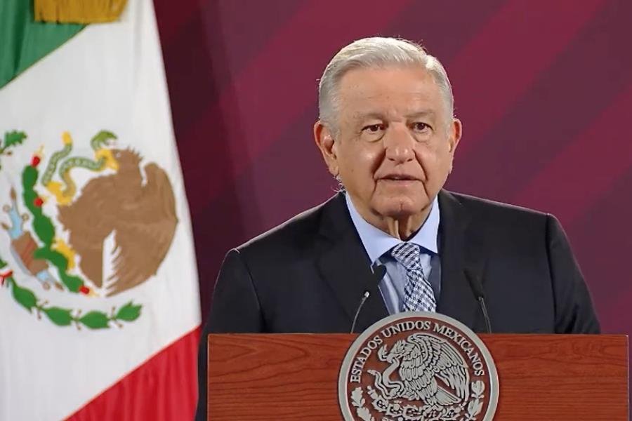 AMLO pausa crítica contra Xóchitl, pese a que no le ha llegado notificación del INE