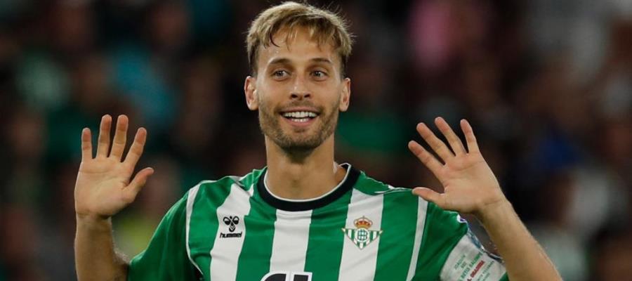 Sergio Canales romperá filas con Betis para firmar con el Monterrey