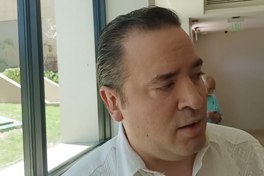 "No pueden privarlos de su libertad": Del Rivero ante retención de trabajadores de CFE