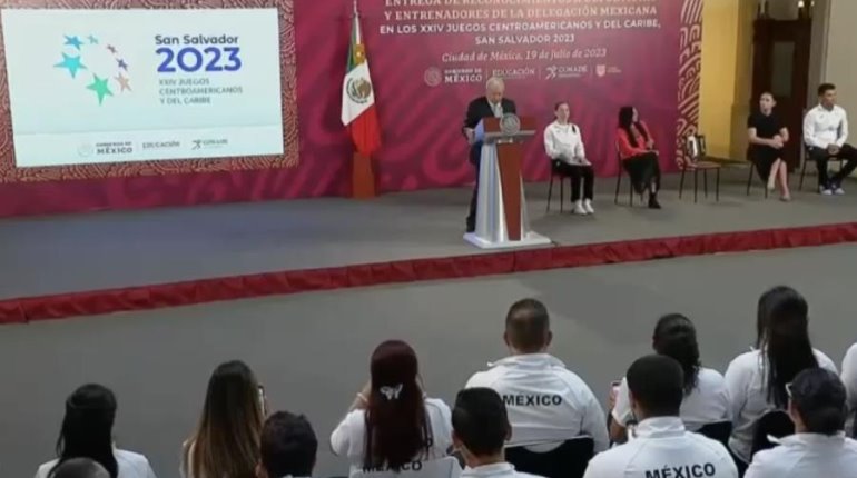 AMLO entrega reconocimientos a atletas de Juegos Centroamericanos y del Caribe 2023