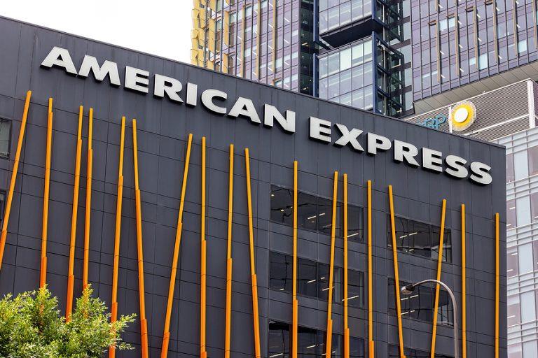 American Express deja de ser banco en México; unificará sus operaciones en una sola empresa