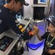 Niño llora al ver a ´Checo´ Pérez chocar y es recompensado por Red Bull