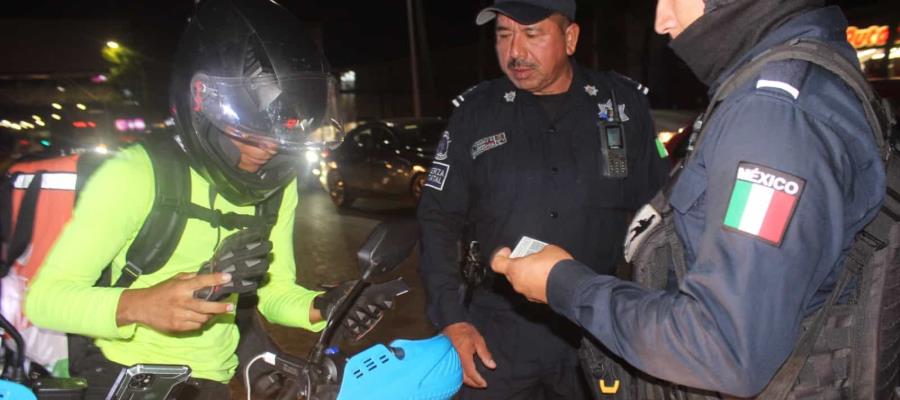 Activan operativo motocicletas en Villahermosa y detienen a 32 en una noche