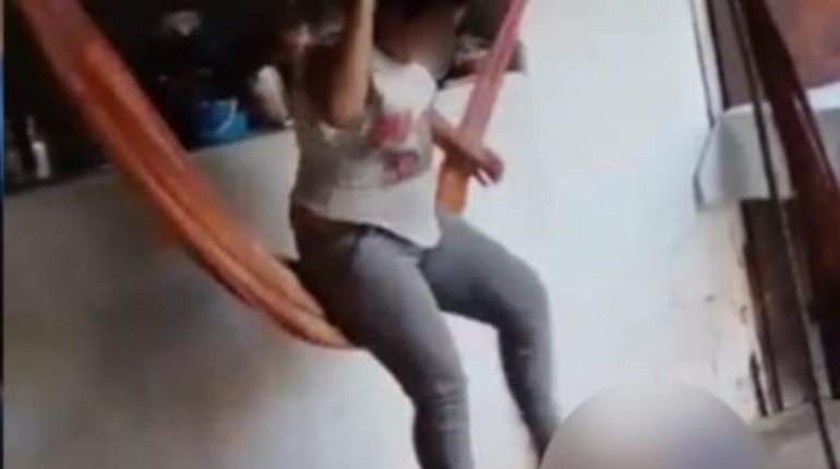 ¡Indignante! Mujer en Colombia es grabada pateando a su hijo de 6 meses; ya fue detenida