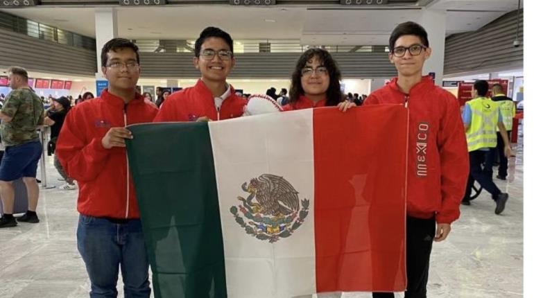 Roban uniformes del equipo mexicano de Olimpiada de Matemáticas