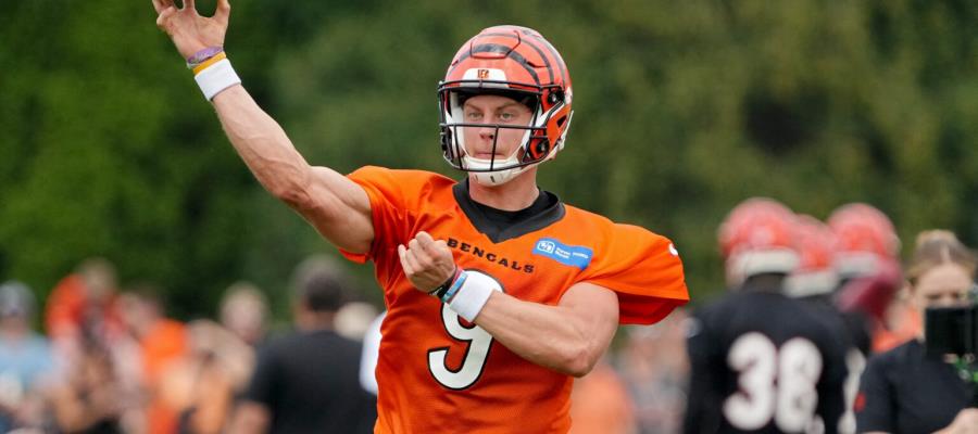 Quarterback Joe Burrow abandona entrenamiento de Bengalíes por lesión