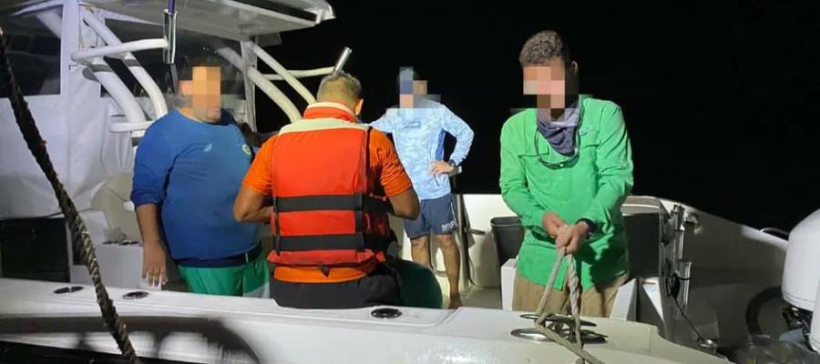 Rescatan a 6 extraviados en altamar, tras falla de yate en Yucatán