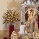 Irrumpen misa en iglesia de España y deja a su hijo en altar de la virgen