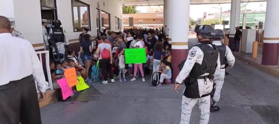 Cierran Puente Internacional en Nuevo Laredo ante arribo de migrantes que buscan cruzar a EE. UU.