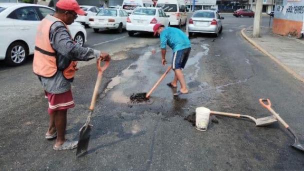 Reportan más de 2 mil fugas y 200 socavones reparados en 5 meses, en Centro