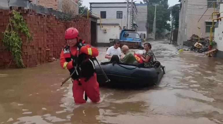 En China, inundaciones históricas suman 30 muertos