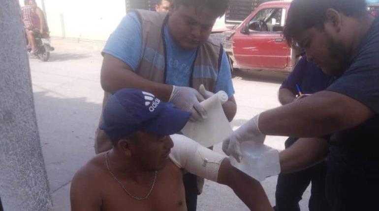 Hombre recibe machetazo en el omóplato en Comalcalco