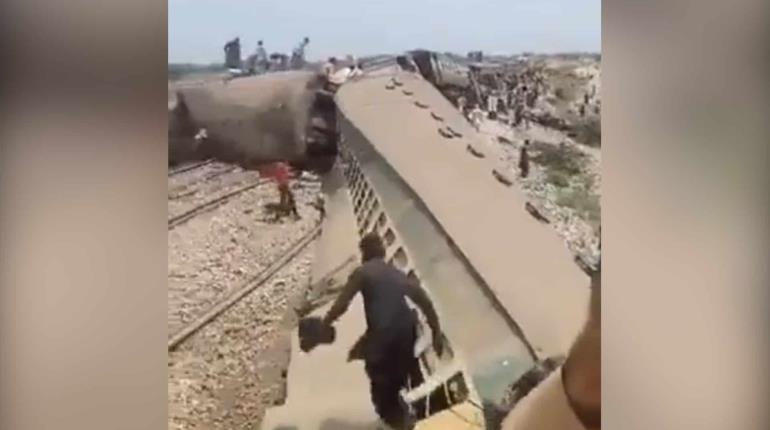 Descarrilamiento de tren en Pakistán deja al menos 30 muertos 