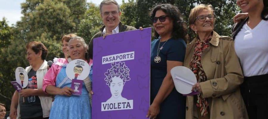 Propone Ebrard pasaporte violeta para mujeres