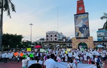 Evangélicos marchan en Cárdenas para frenar distribución de libros de texto