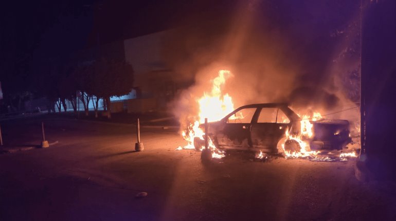 Se incendia patrulla de vigilancia privada en Parrilla