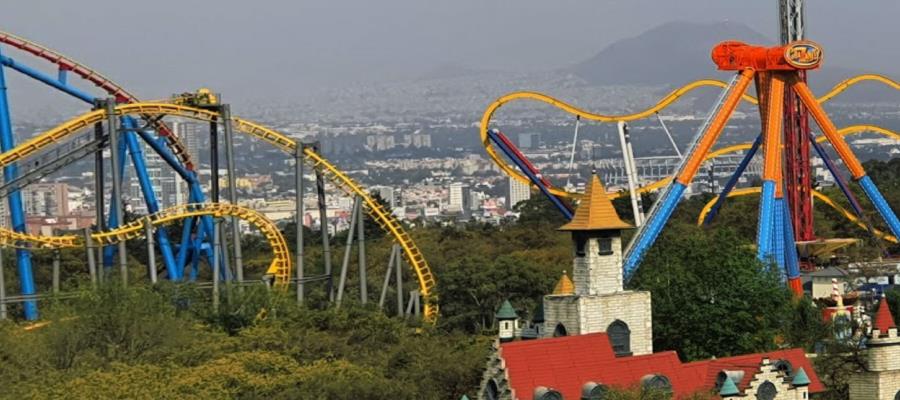 Sandra Cuevas llevará a Six Flags a 100 niños que tengan una foto con ella