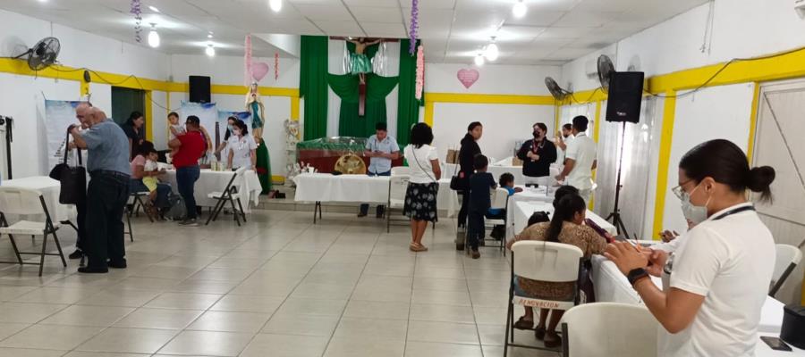 Pediatras realizan jornada de atención médica gratuita en Catedral