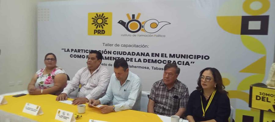 "Si nos ponemos a chambear sí ganamos la gubernatura": PRD en taller de formación de cuadros